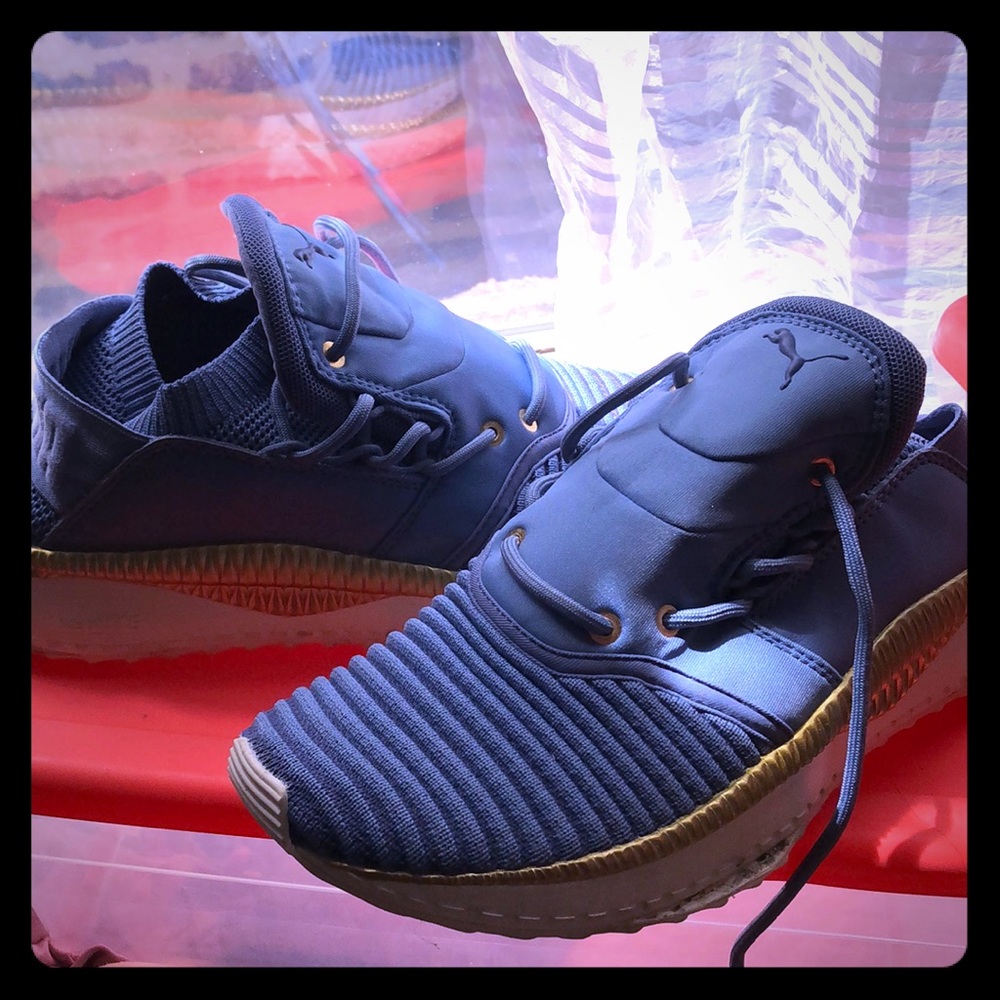 Pumas size 8